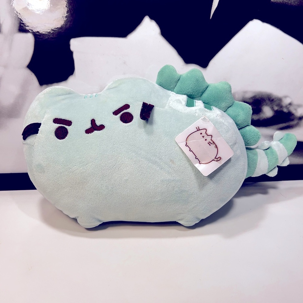 Gund Pusheen Pusheenosaurus plus stuffed Animal Dinosaur Cat green